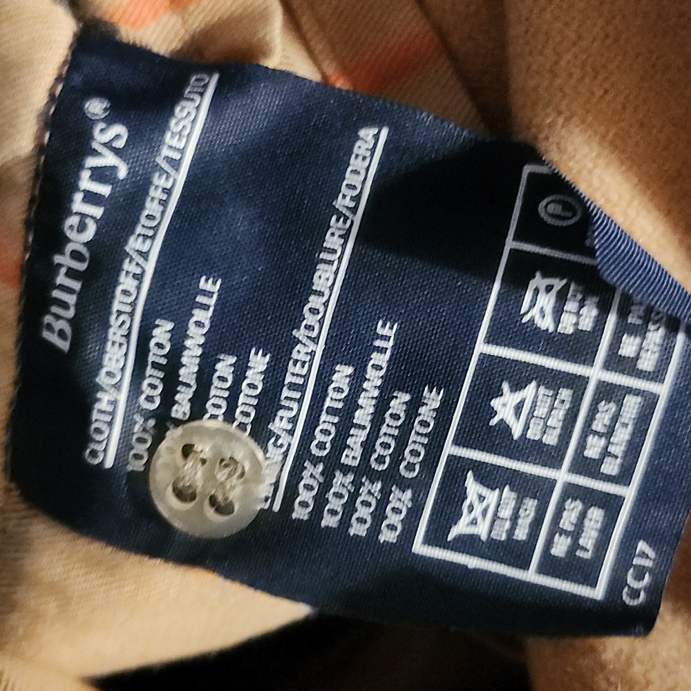Burberry trench coat - Picture 12 of 13